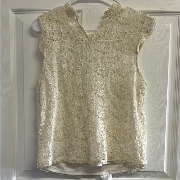 Monteau Elegant Lace Sleeveless Top - Cream - Picture 4 of 4